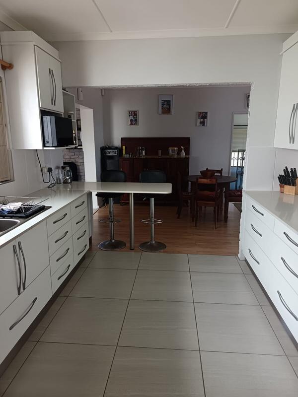 4 Bedroom Property for Sale in Heiderand Western Cape